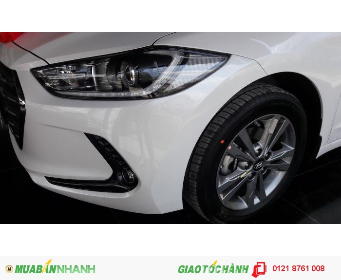 Lô xe Hyundai Elantra mới về đủ màu, giá chỉ từ 600tr