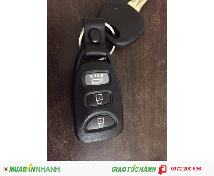 Cần bán xe hyundai avante 1.6AT, đời 2011, màu trắng