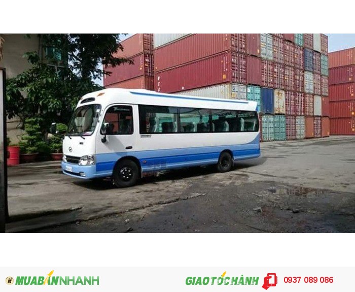 Xe county 29 chỗ thân dài hyundai nhập khẩu