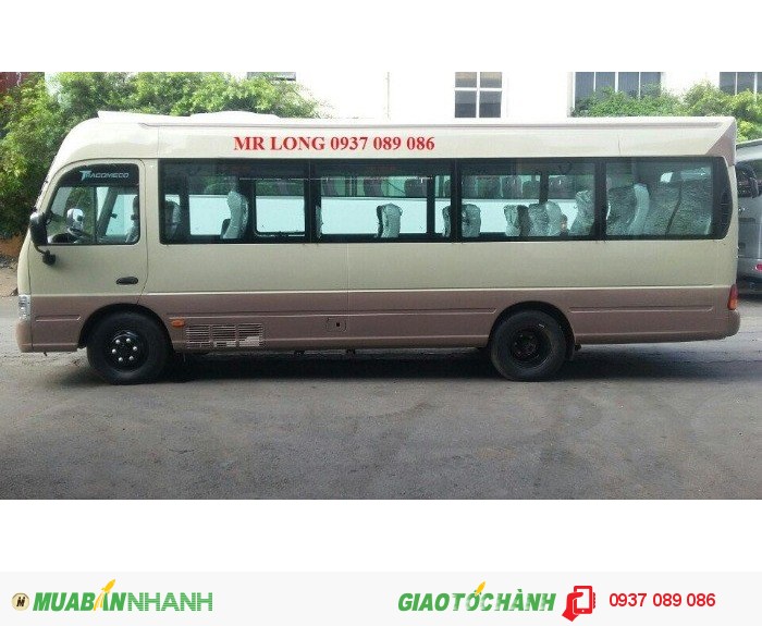 Xe county 29 chỗ thân dài hyundai nhập khẩu