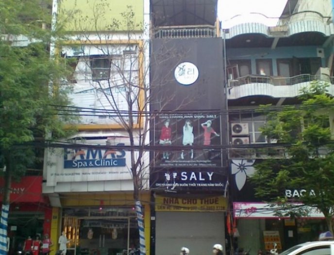Bán nhà mặt phố Lê Thanh Nghị, 70m x 5 tầng, mặt tiền 4.5m, giá 18.5 tỷ