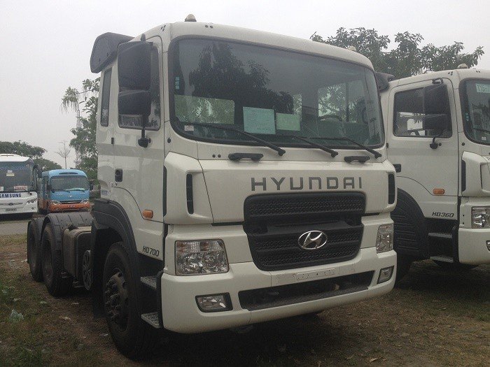 Đầu kéo Hyundai HD700 , giá tốt , xe giao ngay