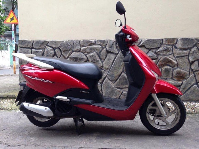 HONDA LEAD 110cc, màu đỏ,biển số thành phố,đời 2010