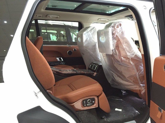Range Rover SV Autobiography hai màu (Trắng-Đen) full option sản xuất 2016 giao ngay