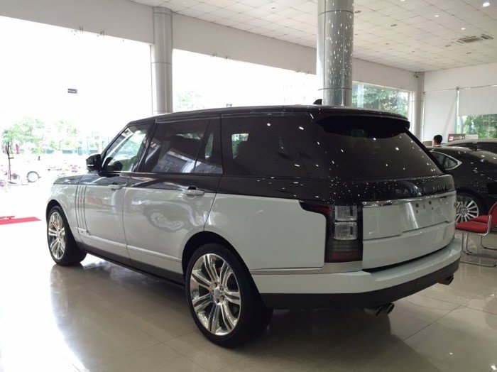 Range Rover SV Autobiography hai màu (Trắng-Đen) full option sản xuất 2016 giao ngay