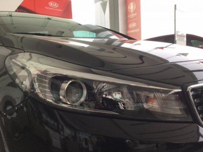 Cerato 2.0 AT phiên bản cao cấp, dòng xe gia đình giá ưu đãi hấp dẫn