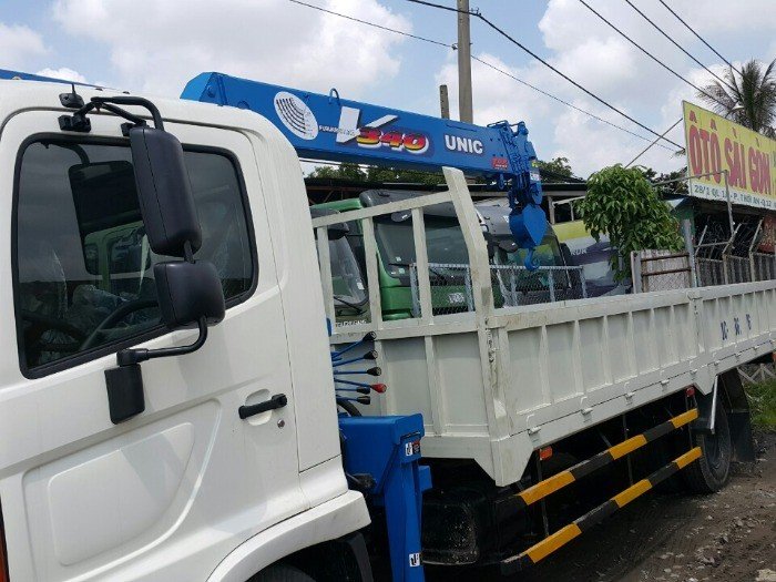 Cho thuê xe cẩu, xe nâng, xe nâng người, bình dương