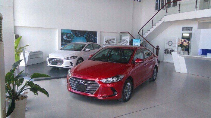 Elantra 2016 giá tốt, hoàn toàn mới là dài 4.570mm, rộng 1.800mm