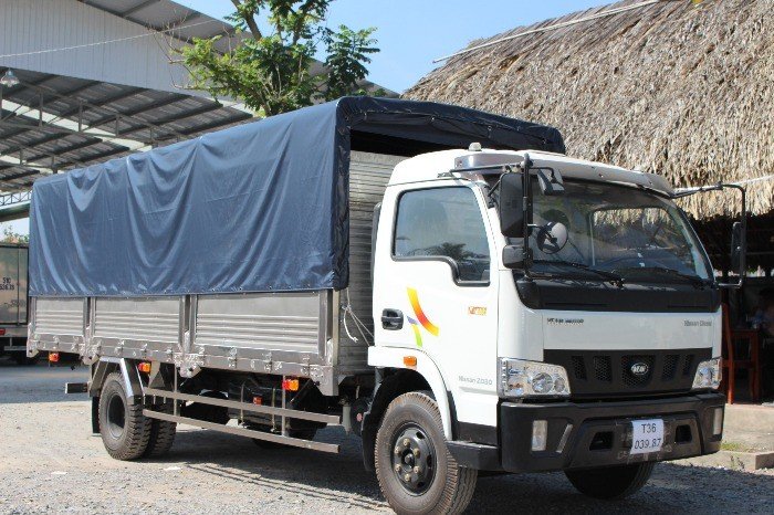 Xe tải NISSAN 6,5 tấn thùng dài 6m2 khuyến mãi khủng.