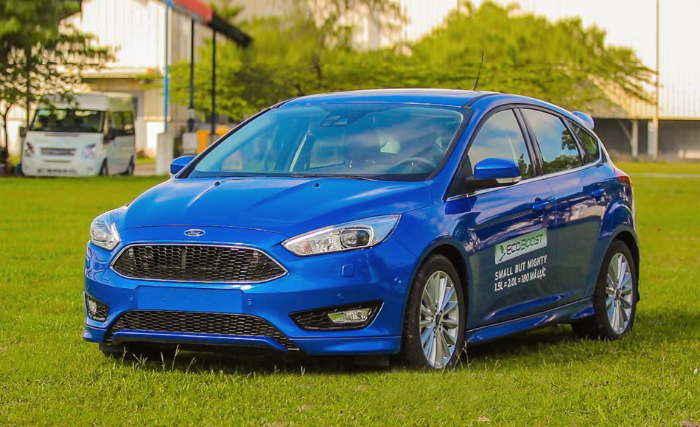 Ford Focus động cơ Ecoboost mới 100%  nhập khẩu
