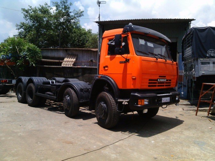 Công ty bán Xe Kamaz 6540 8x4 Tải Thùng Dài Nhập Khẩu Mới 100%,giá rẻ