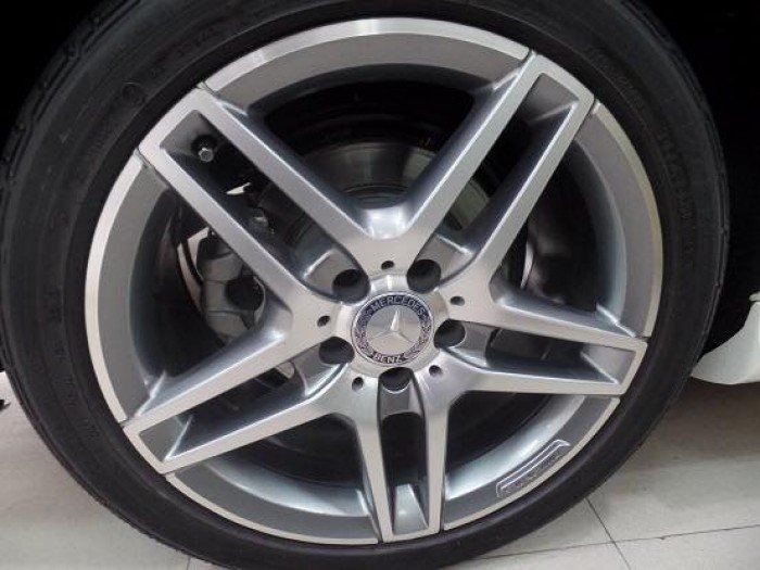 Bán Mercedes E400 AMG màu trắng
