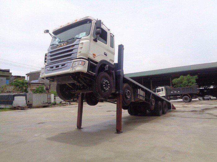 Xe JAC 5 chân nâng đầu giá tốt khuyến mãi lên đến 40 triệu