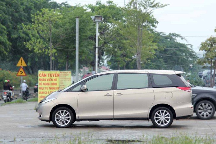 Toyota Previa 2.4L GL model 2010 màu xà cừ
