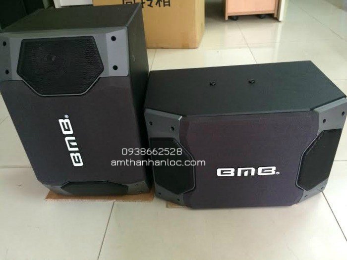 Loa karaoke BMB CS 480V chuyên dùng cho phòng hát chuyên nghiệp , hội trường , hội thảo với dàn âm thanh chất lượng, tiếng sâu và chắc.