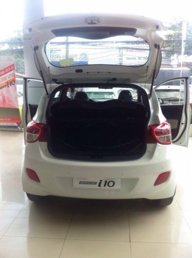 Hyundai i10 đuôi gọn