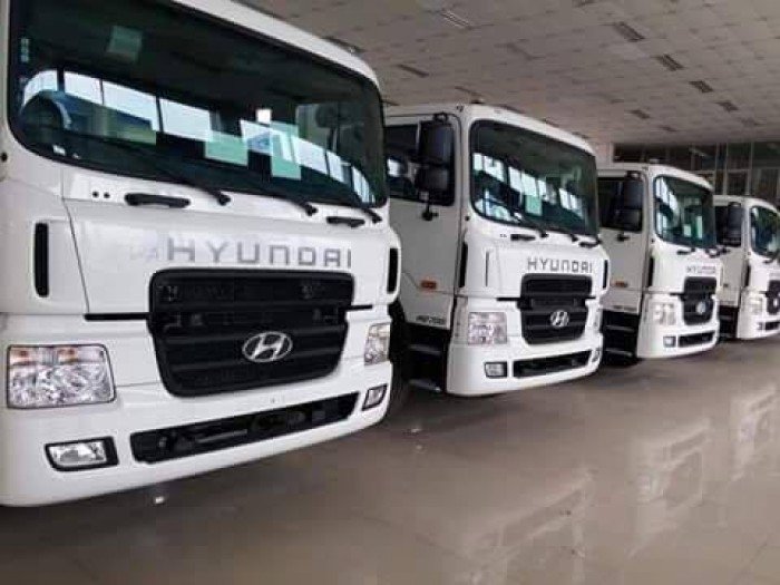 Xe đầu kéo HD700 nhập khẩu nguyên chiếc đồng bộ từ Hàn Quốc