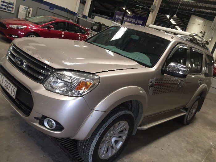 Bán Ford Everes sx 2014 màu ghi vàng