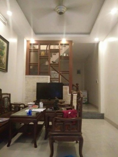 Bán nhà Đường Láng, 38M, 4T, MT 3.8m, giá 5.2 tỷ, ô tô