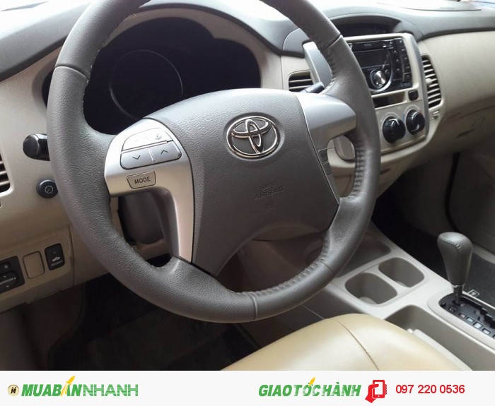 Bán Toyota Innova 2.0E cũ màu bạc số sàn -