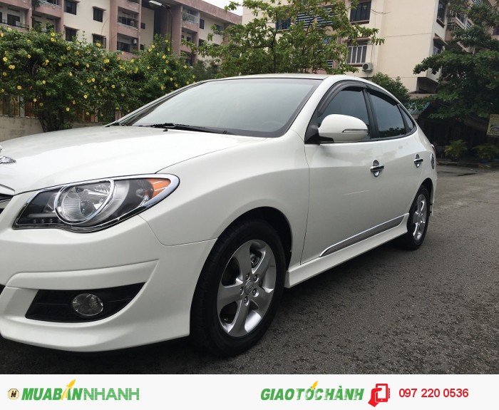Bán hyundai avante cũ số tự động màu trắng