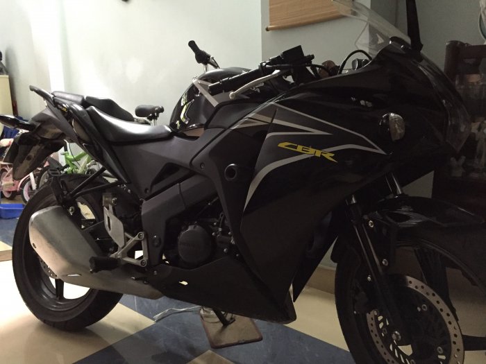 CBR 150R | 02-2012 | 8569 Km