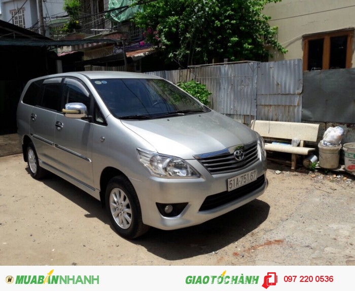 Bán Toyota Innova 2.0E cũ đời 2013/2014, màu bạc số sàn