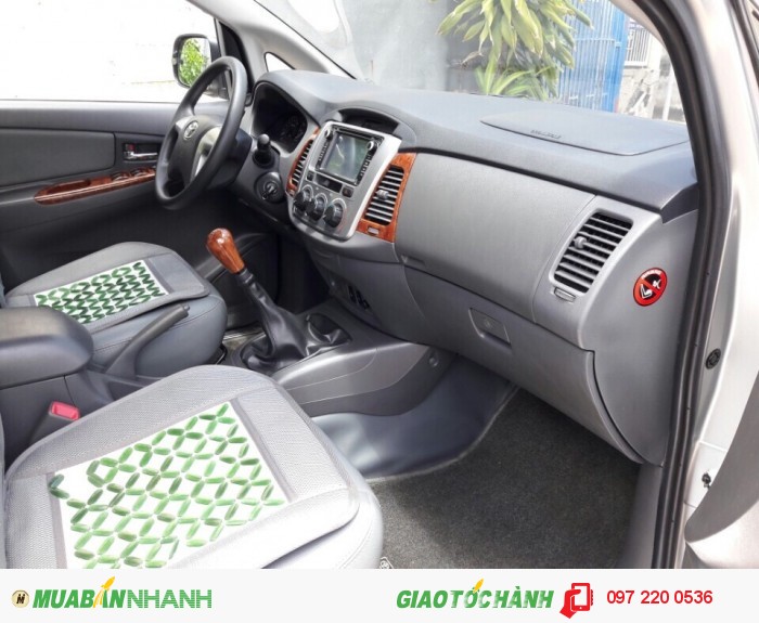 Bán Toyota Innova 2.0E cũ đời 2013/2014, màu bạc số sàn