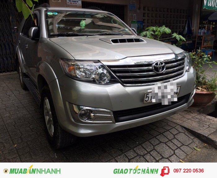 Bán Toyota Fortuner máy dầu 2014 cũ, màu bạc