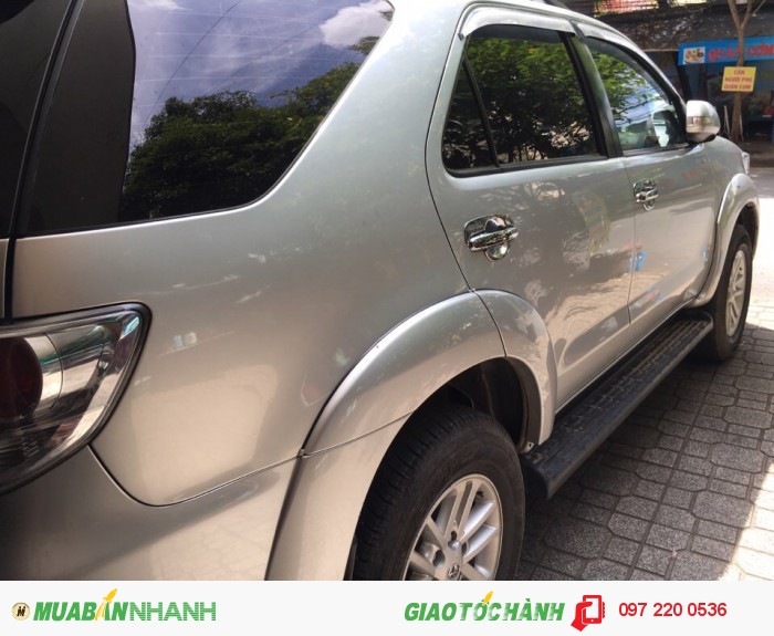 Bán Toyota Fortuner máy dầu 2014 cũ, màu bạc