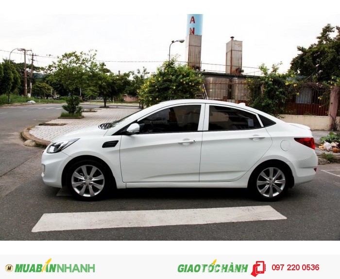 Bán Hyundai Accent 1.4AT xe nhập nguyên con màu trắng