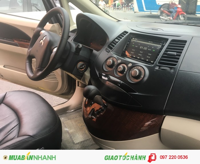 (Mitsubishi) Grandis 2009 vàng cát