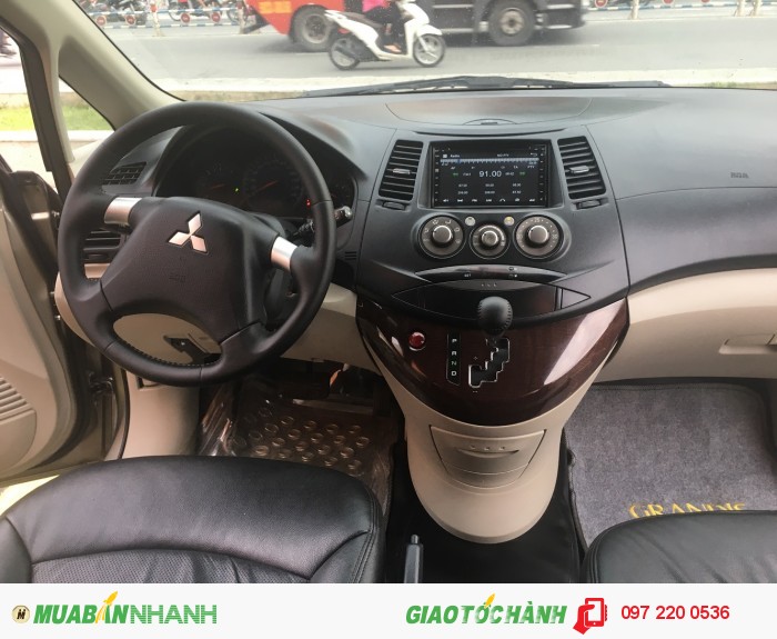(Mitsubishi) Grandis 2009 vàng cát