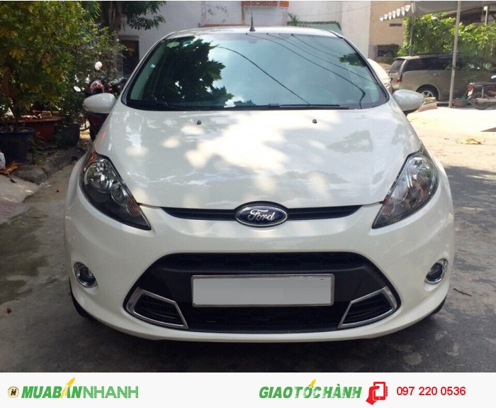 FORD Fiesta S AT, máy xăng số tự động hatback