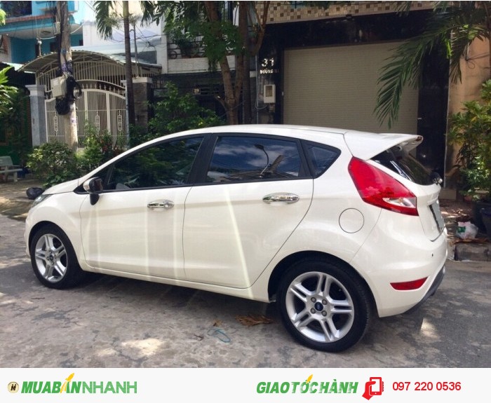 FORD Fiesta S AT, máy xăng số tự động hatback