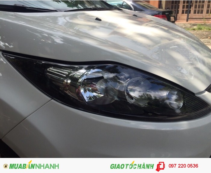 FORD Fiesta S AT, máy xăng số tự động hatback