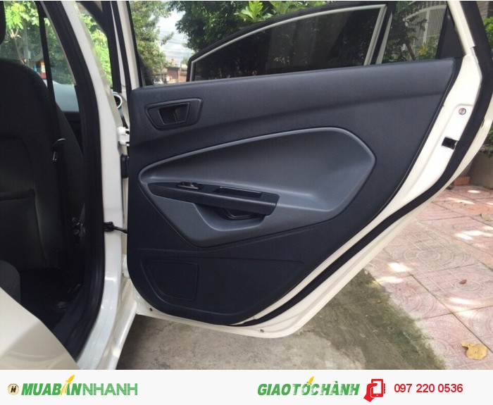 FORD Fiesta S AT, máy xăng số tự động hatback