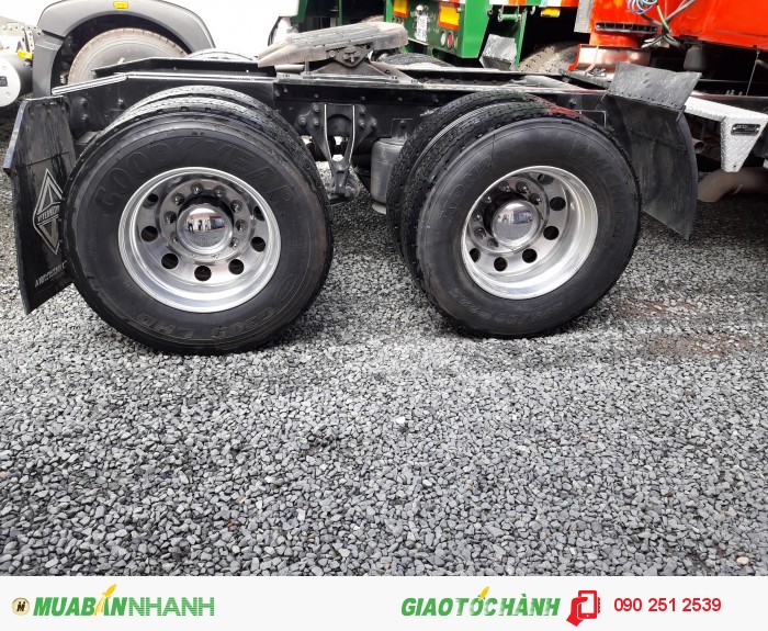 Đầu kéo mỹ hoàng huy