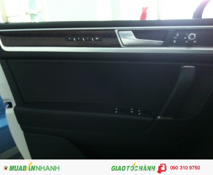 Đẳng cấp dành cho quý doanh nghiệp Volkswagen Touareg 3.6 ưu đãi 5% giá xe