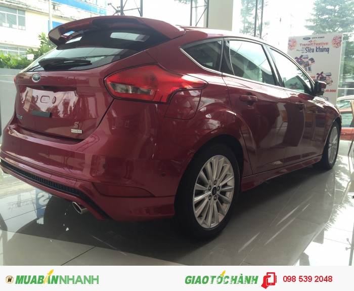 Ford Focus Titanium động cơ Ecoboost 1.5L, tặng BHVC, hỗ trợ vay vốn 85%