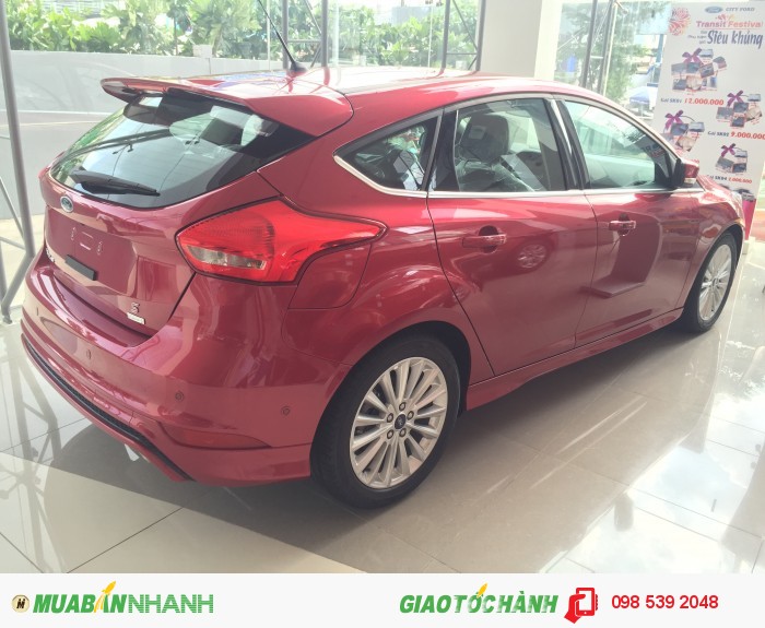 Ford Focus Titanium động cơ Ecoboost 1.5L, tặng BHVC, hỗ trợ vay vốn 85%