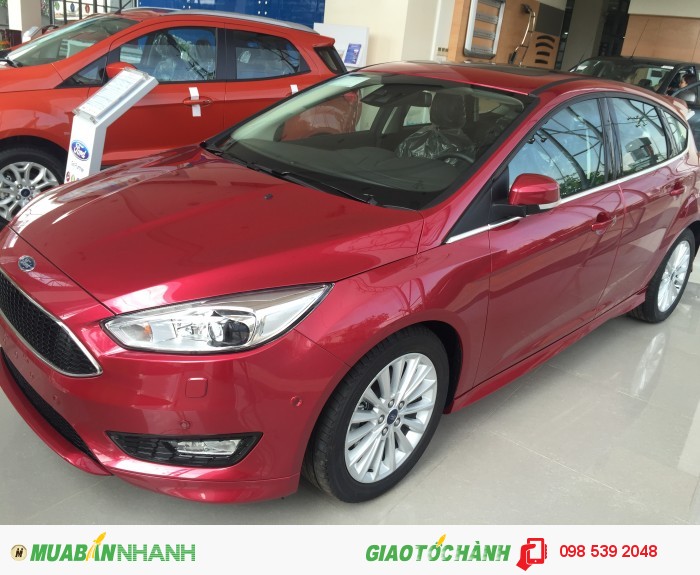 Ford Focus Titanium động cơ Ecoboost 1.5L, tặng BHVC, hỗ trợ vay vốn 85%