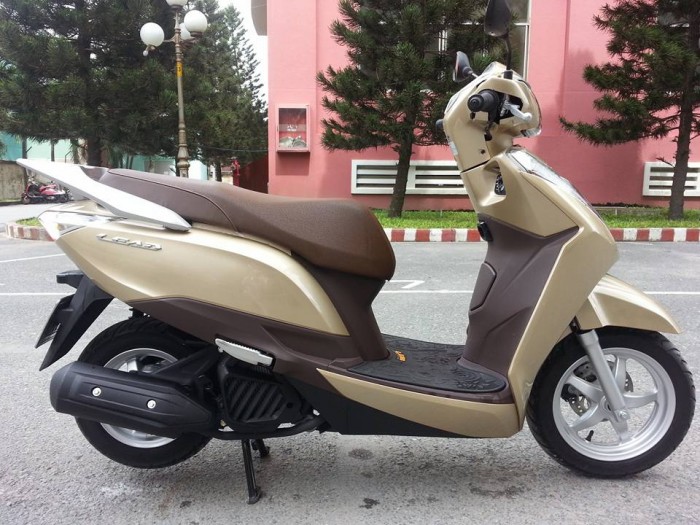 Honda Lead 125 Fi Vàng Đồng Phiên Bản Đặc Biệt 4/2016 Lăn Bánh Đúng 1000km Mới Như Xe Thùng.
