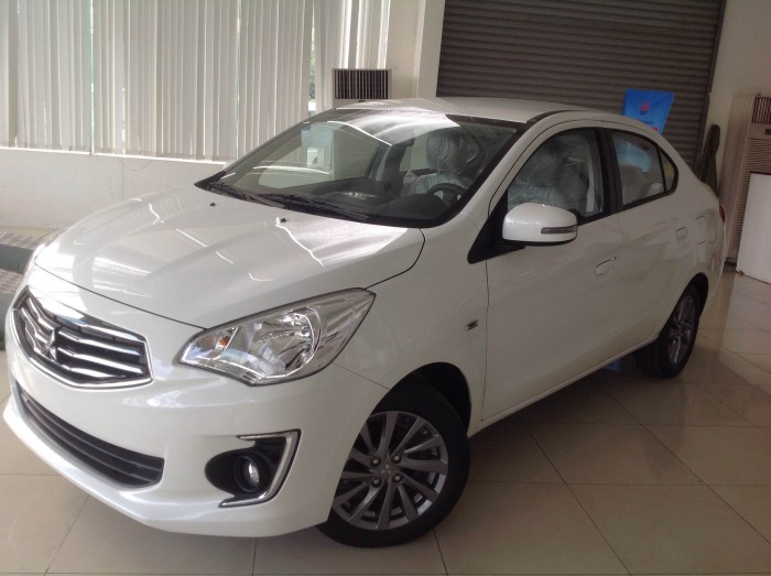 Mitsubishi Attrage MT số sàn màu trắng model 2017 có trả góp
