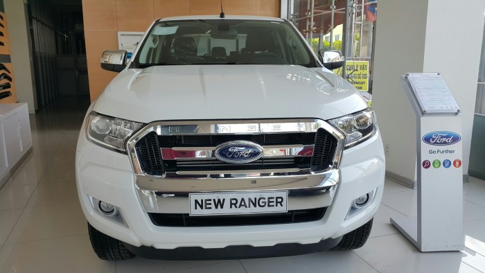 Xe Ford Ranger XLT 2017 (2 cầu, số sàn)