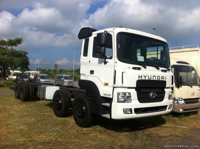 Xe tải Hyundai HD320 tải trọng 19 Tấn, Thùng dài 9m6