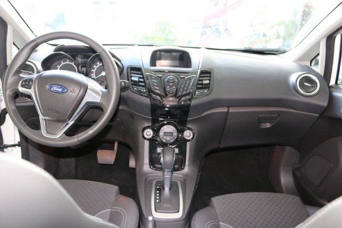 Bán Ford Fiesta Sport, giao ngay, đủ màu, 535 triệu