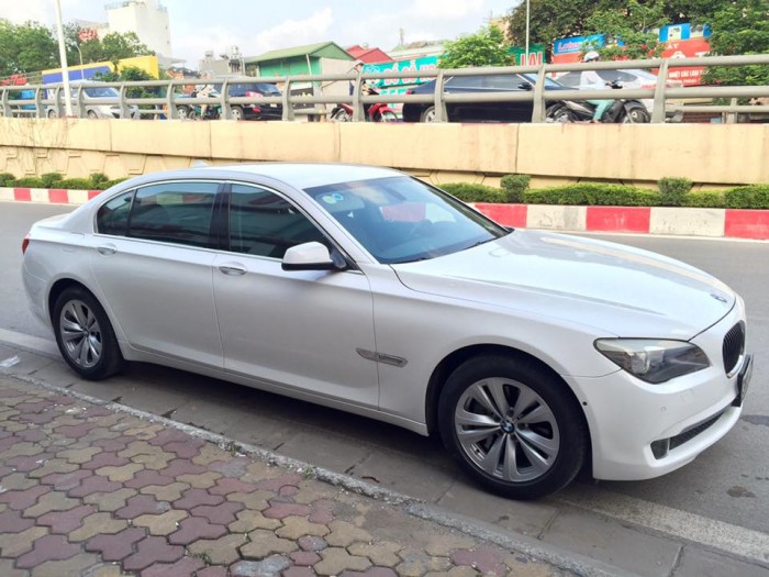 Bán BMW 730i 2009. Full option.  Nhập khẩu nguyên chiếc.