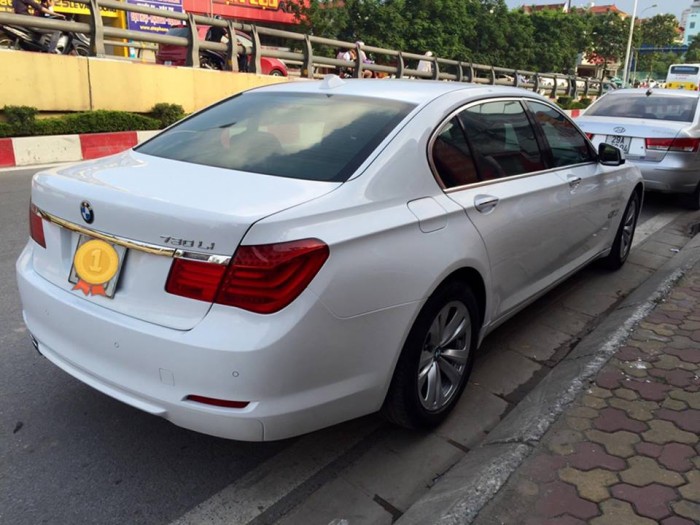Bán BMW 730i 2009. Full option.  Nhập khẩu nguyên chiếc.