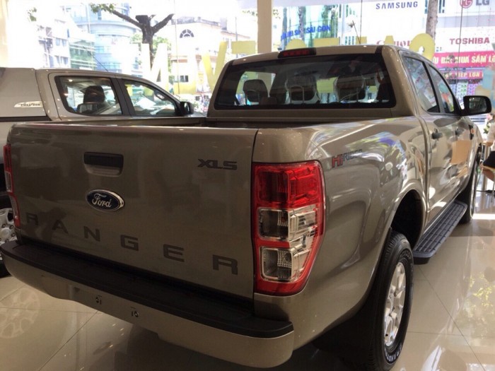 Bán Ford Ranger XLS 2.2AT, một cầu, giao ngay, 660 triệu